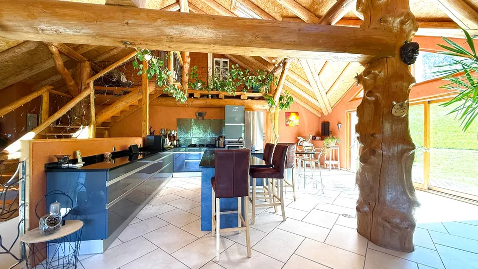 Maison de 303 m² sur 1300 m² à Mijoux