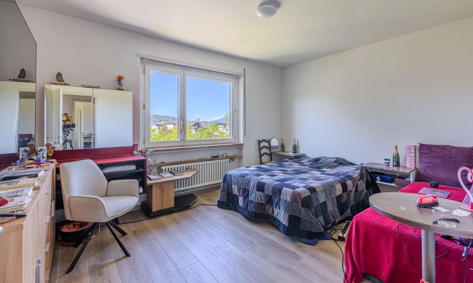 LUMINOSO APPARTAMENTO DI 3.5 LOCALI CON TERRAZZA A VACALLO