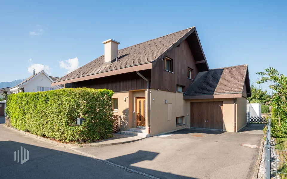ImmoWyss -  Wohngefühl mit Weitblick im charmanten Einfamilienhaus