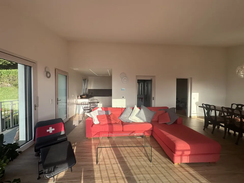 SPETTACOLARE CASA 5.5 WITH BREATHTAKING LAKE VIEW