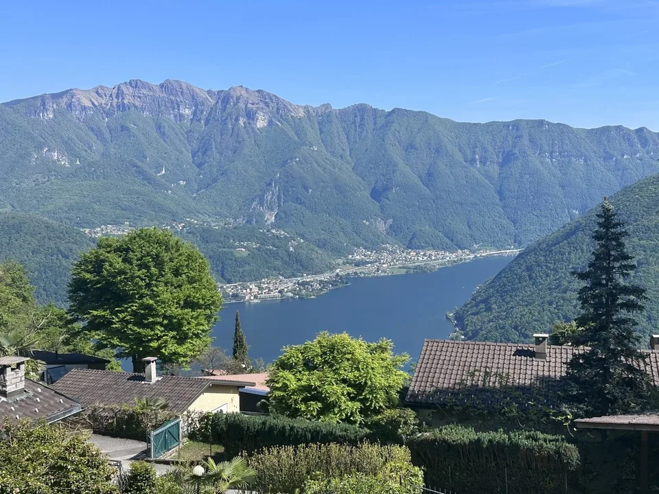 SPETTACOLARE CASA 5.5 WITH BREATHTAKING LAKE VIEW
