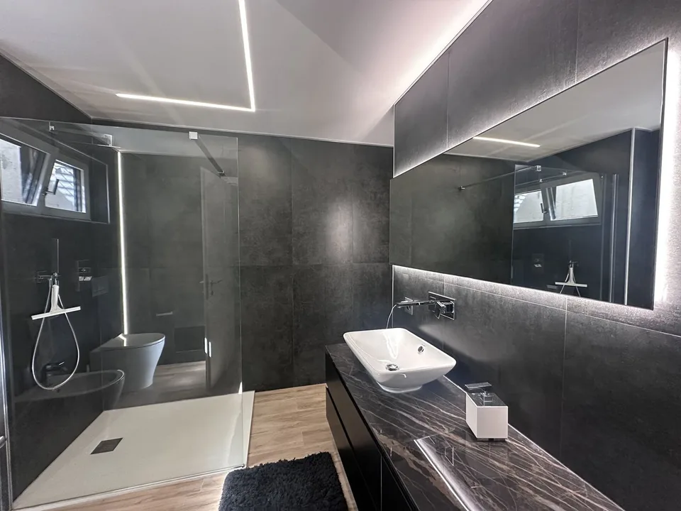 SPETTACOLARE CASA 5.5 WITH BREATHTAKING LAKE VIEW