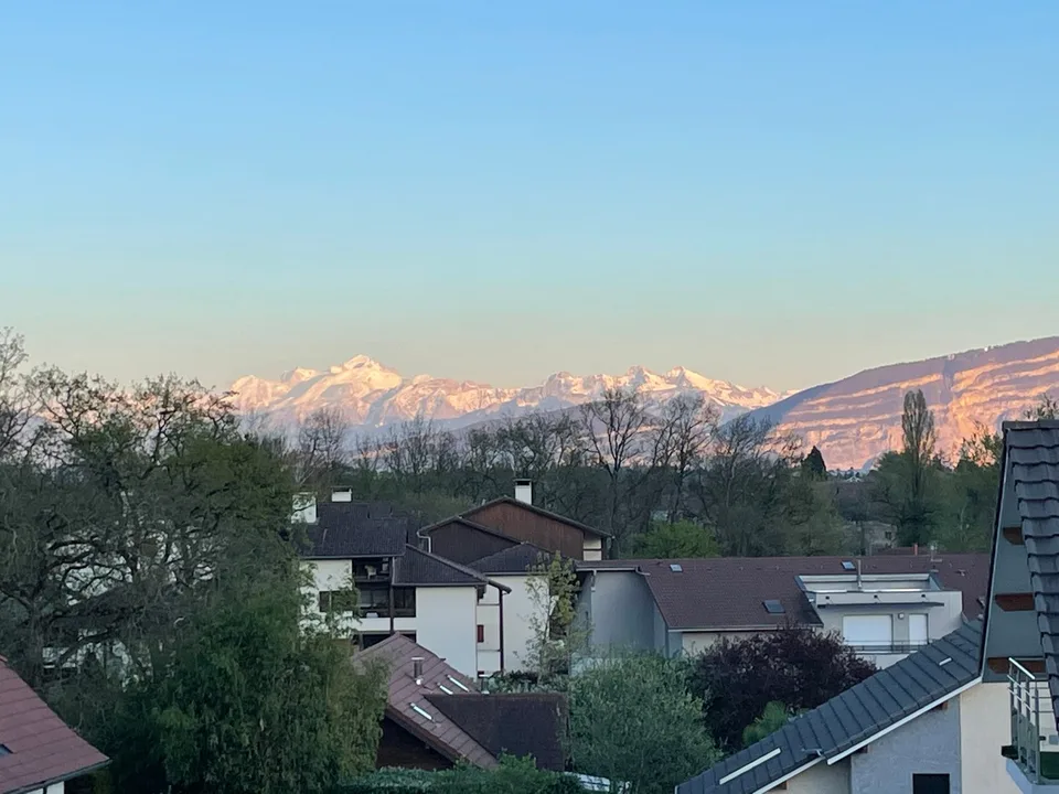 PRÉVESSIN-MOËNS   T4 LUMINEUX AVEC TERRASSE ET VUE PANORAMIQUE AUX PORTES DE GENÈVE