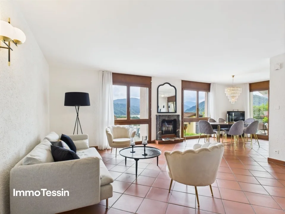 Second home: Spacious villa with breathtaking lake view, quiet location and proximity to Lugano-Magliaso golf course