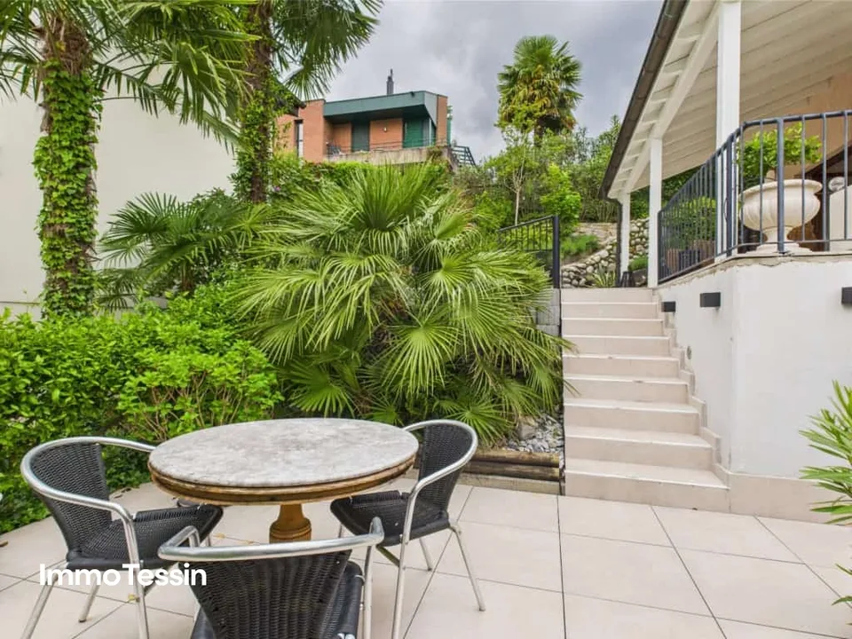 Second home: Spacious villa with breathtaking lake view, quiet location and proximity to Lugano-Magliaso golf course