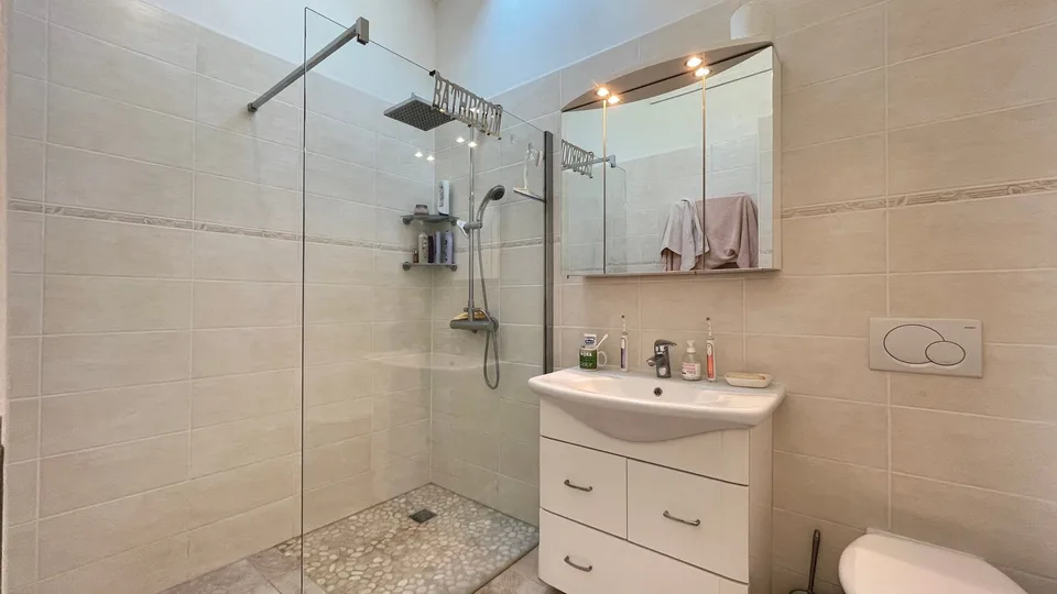 Maison d'Exception de 9 pièces avec Vue Panoramique et Piscine