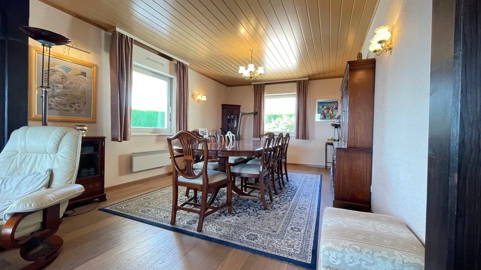 Maison d'Exception de 9 pièces avec Vue Panoramique et Piscine