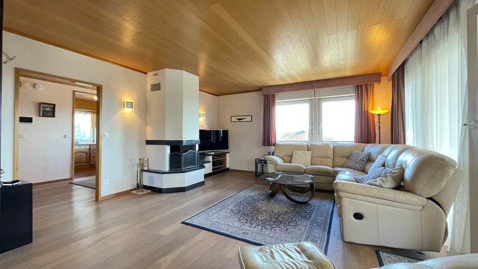 Maison d'Exception de 9 pièces avec Vue Panoramique et Piscine