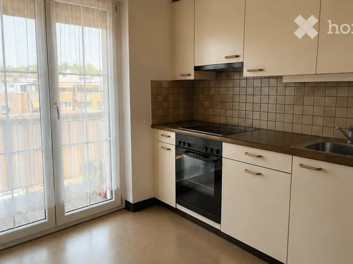 Charmant appartement 3.5 pièces dans un immeuble ancien avec balcon à Uster (limité jusqu'au 31.12.2027)