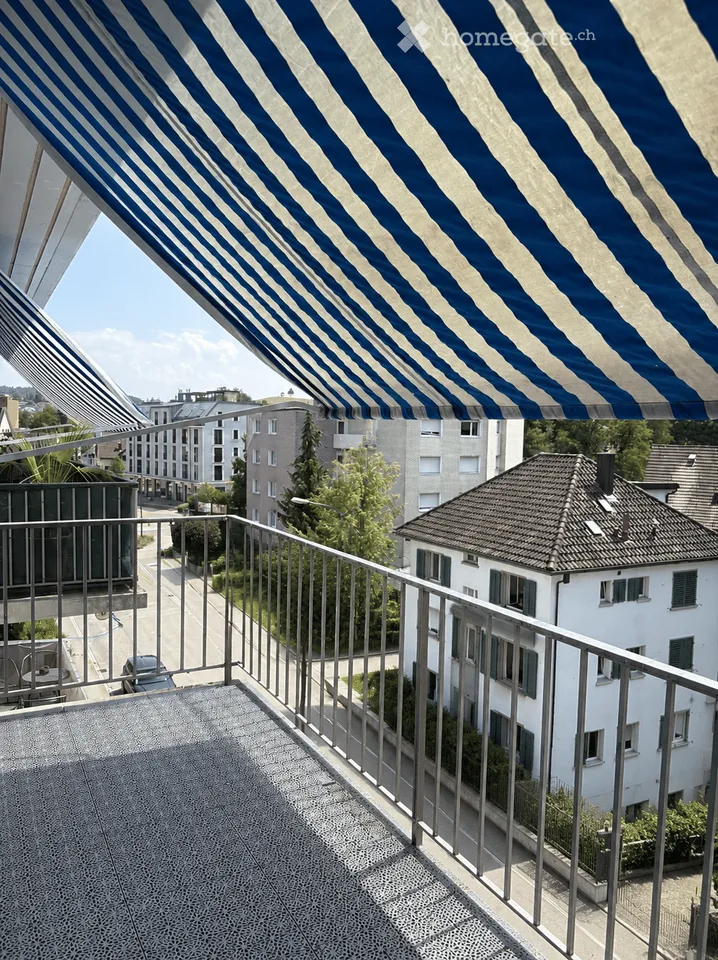 Charmant appartement 3.5 pièces dans un immeuble ancien avec balcon à Uster (limité jusqu'au 31.12.2027)