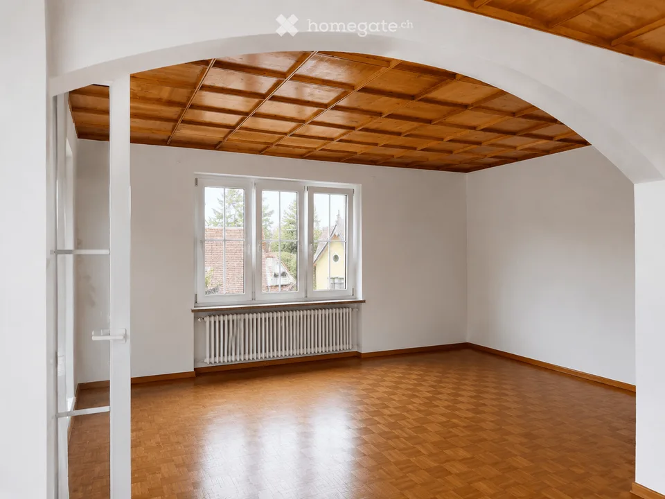 Charmant appartement 3.5 pièces dans un immeuble ancien avec balcon à Uster (limité jusqu'au 31.12.2027)