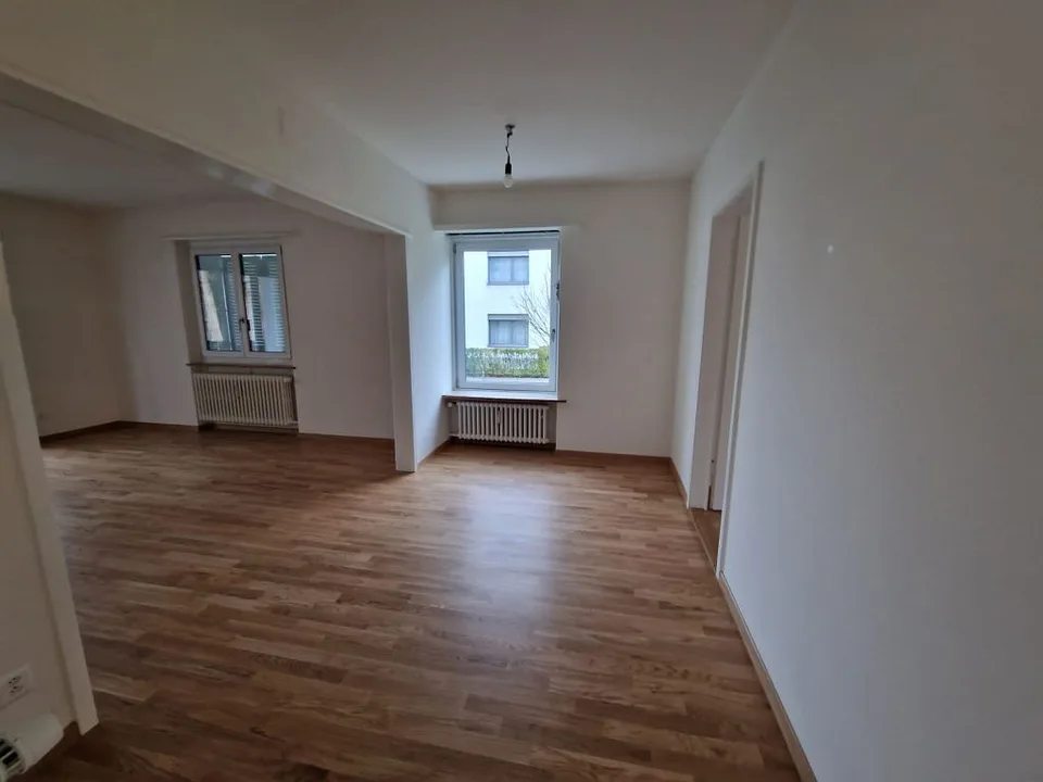 2.5-room apartment, ground floor right