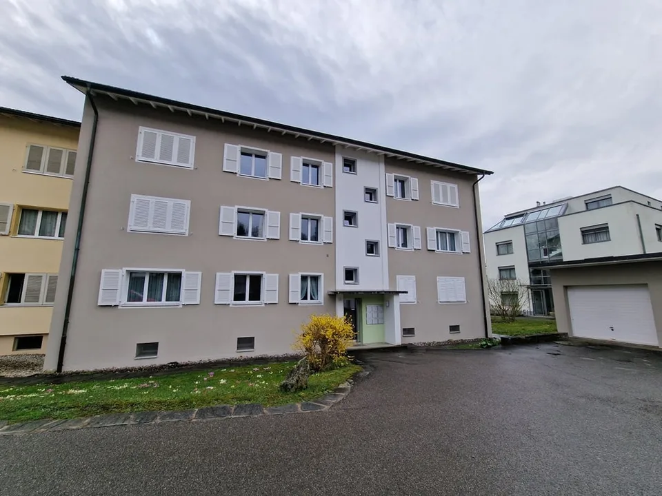 2 1/2-Zimmerwohnung, Parterre rechts