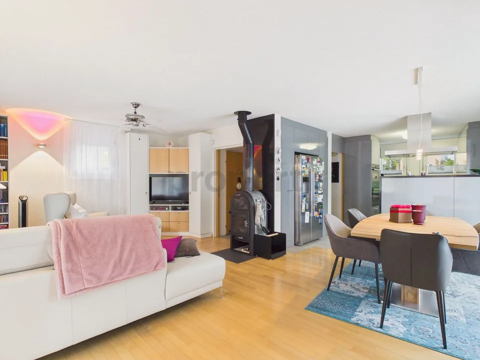 Spacieuse maison unifamiliale 7.5 pièces avec balcon