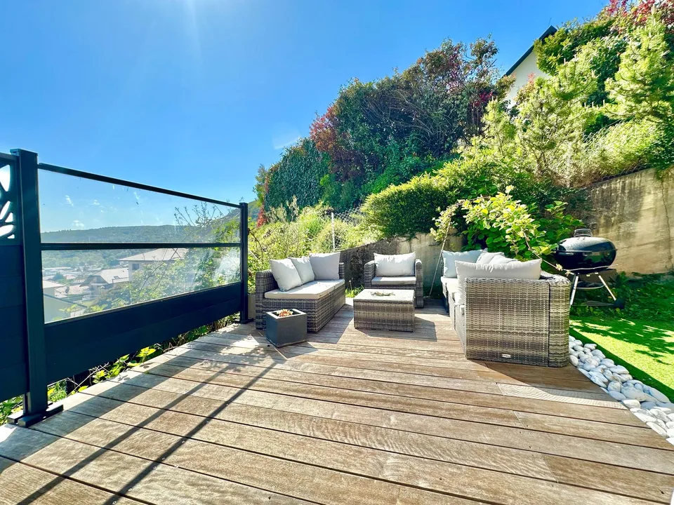 Villa contemporaine avec studio indépendant et vue magnifique!!!