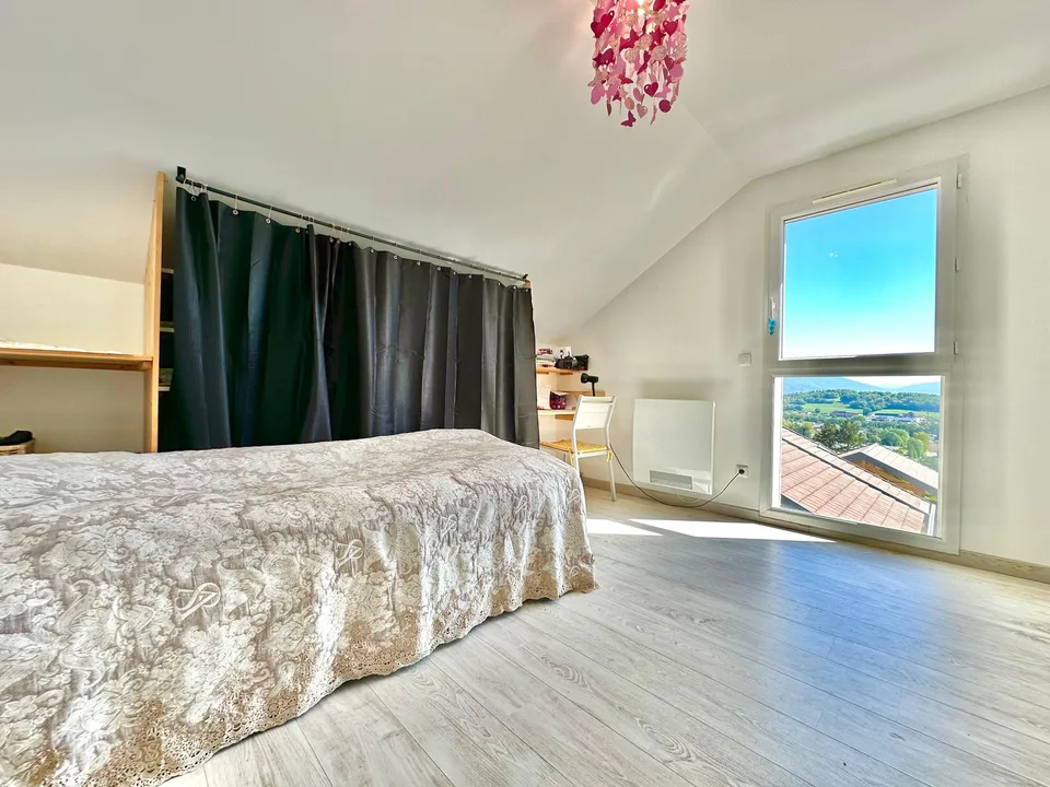Villa contemporaine avec studio indépendant et vue magnifique!!!