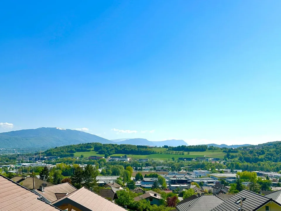 Villa contemporaine avec studio indépendant et vue magnifique!!!