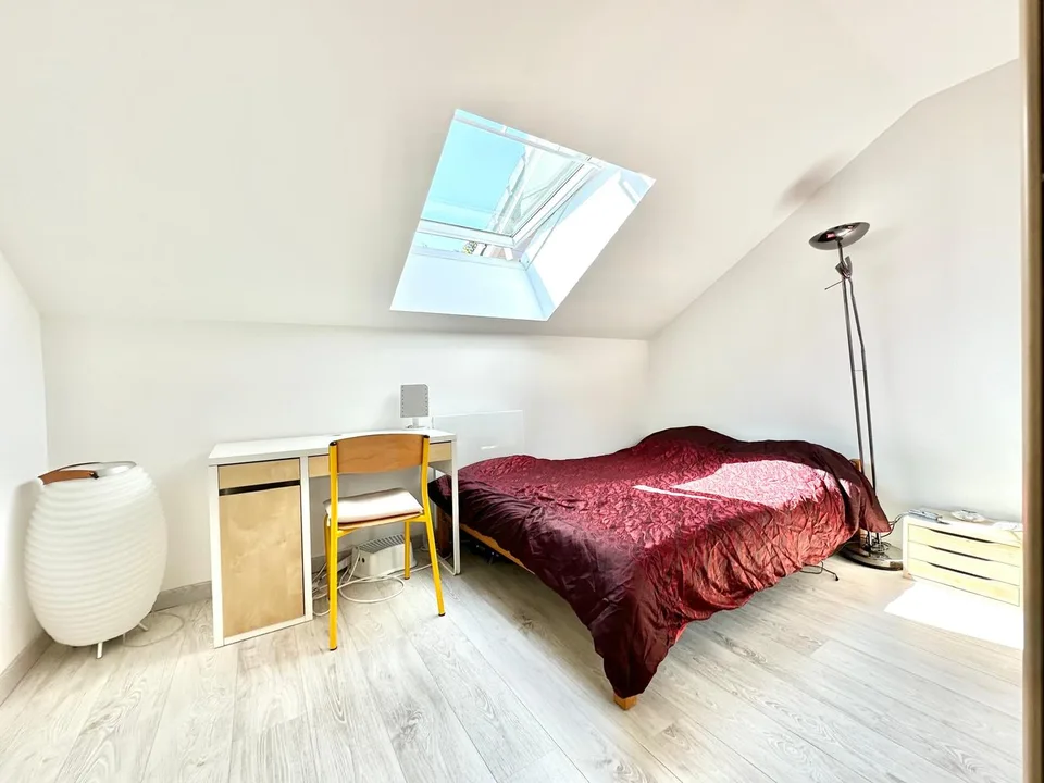 Villa contemporaine avec studio indépendant et vue magnifique!!!