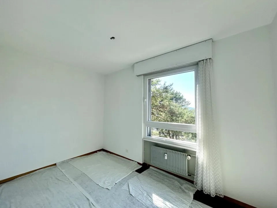 Appartement 5.5 pièces avec potentiel de personnalisation à Rüfenacht!