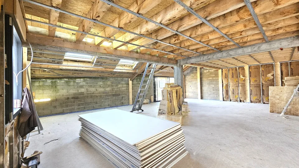 CHEVRY, Attico in duplex, T5 di 137m2 in fienile ristrutturato