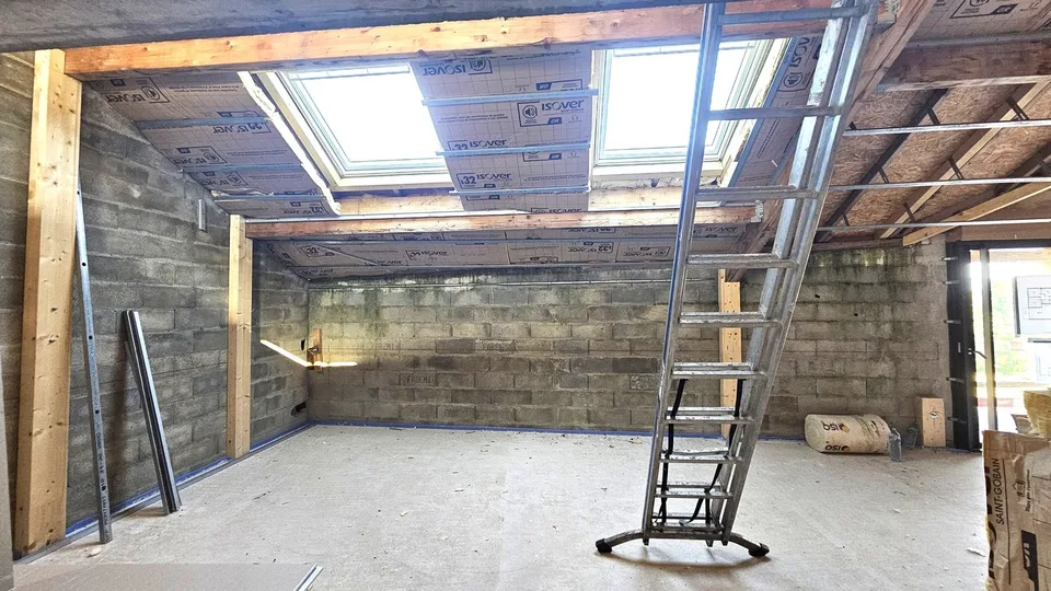 CHEVRY, Attico in duplex, T5 di 137m2 in fienile ristrutturato