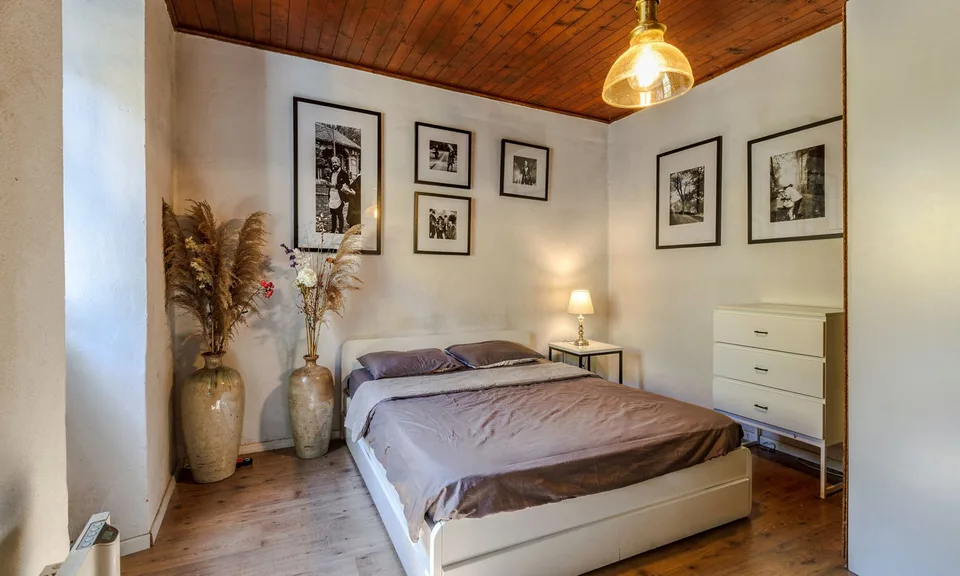 Zweitwohnung - Historisches Haus mit Terrasse in Besazio