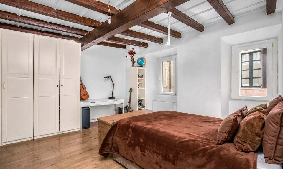 Zweitwohnung - Historisches Haus mit Terrasse in Besazio