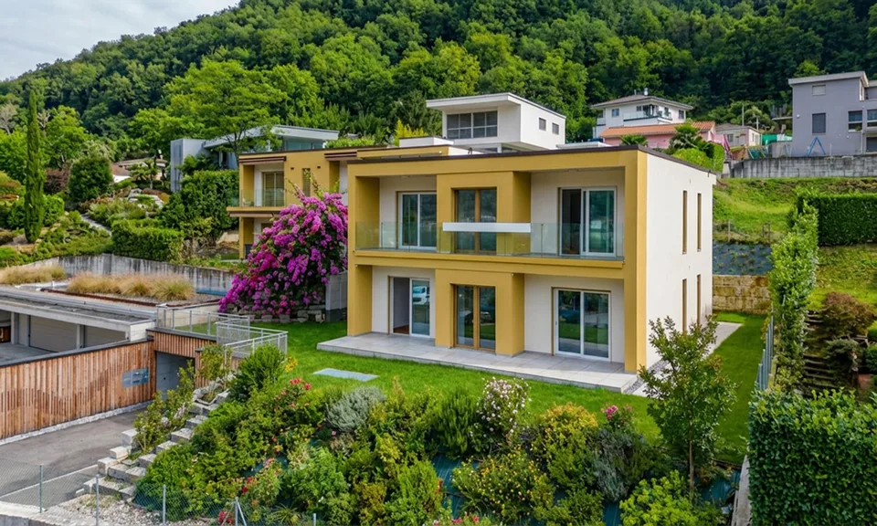 OCCASION R2B - PENTHOUSE 4.5 WITH TERRACES AND LAKE VIEW IN BRUSINO