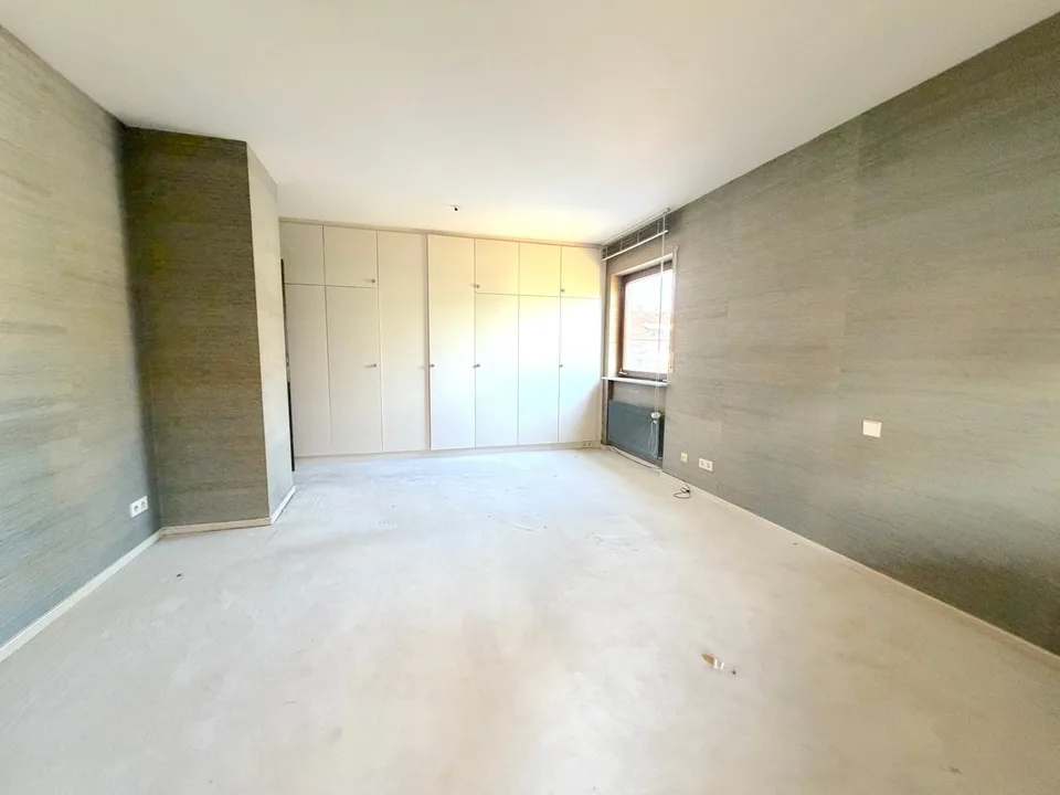 Haltingen: Erweiterbares Familiyhome mit grossem Garten und Garage zum Modernisieren