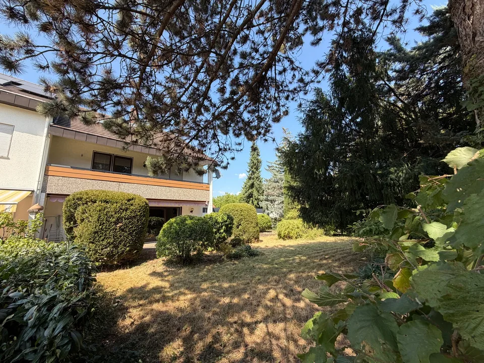 Haltingen: Erweiterbares Familiyhome mit grossem Garten und Garage zum Modernisieren