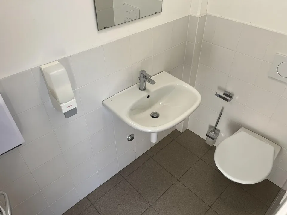 Büro-Atelier Gewerberaum in Bedano zu vermieten