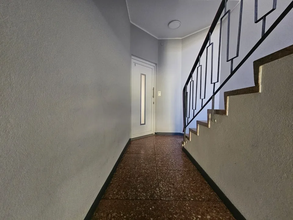 Moderne 3.5 Zimmer Erdgeschosswohnung in einer servierten Zone in Lugano