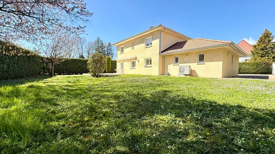Casa familiare in zona tranquilla a Prévessin