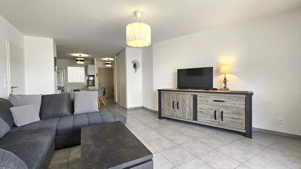 Centro di Saint-Genis-Pouilly, appartamento di 71 m² con balcone e garage