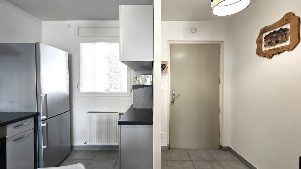 Centro di Saint-Genis-Pouilly, appartamento di 71 m² con balcone e garage