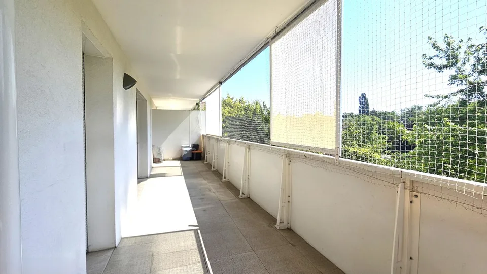 Centro di Saint-Genis-Pouilly, appartamento di 71 m² con balcone e garage