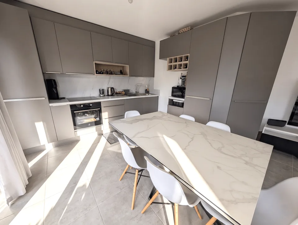Cessy (01) : T3 del 2024, 71 m² con Terrazza & Garage