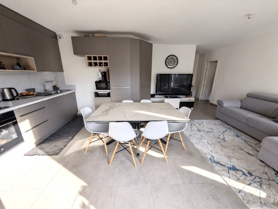 Cessy (01) : T3 del 2024, 71 m² con Terrazza & Garage