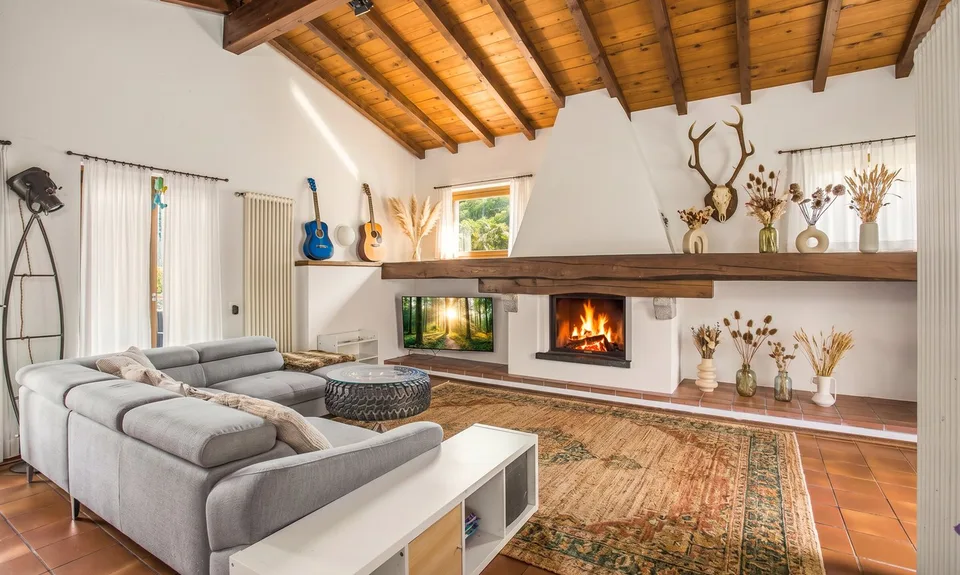 CASA TICINESE AMPLIABILE CON TERRENO EDIFICABILE A LUGAGGIA