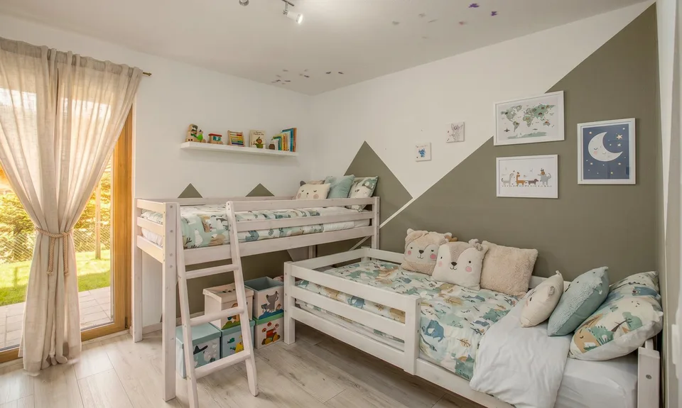 Maison tessinoise unique avec terrain constructible à Lugaggia