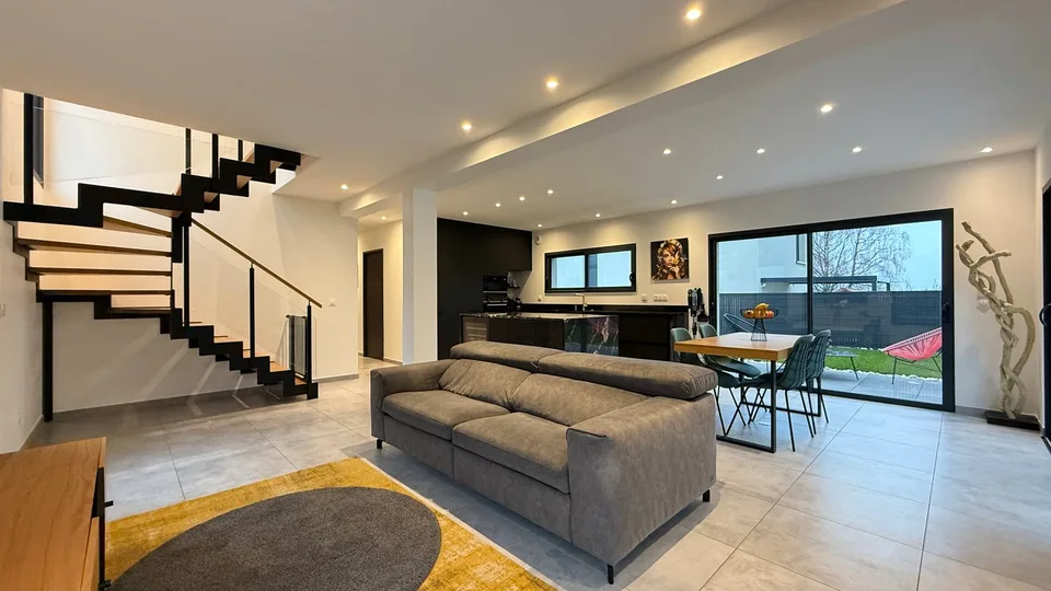Casa familiare recente di 137,5 m², 4 camere da letto