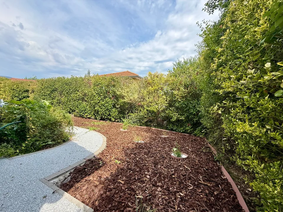 Magnifica casa individuale di 185,84 m² su un terreno pianeggiante di 853 m² a Valleiry