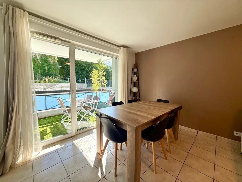 Bel appartement T4 de 82 m² avec balcon, garage et cave   La Roche-sur-Foron