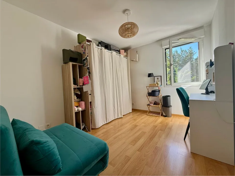 Bel appartement T4 de 82 m² avec balcon, garage et cave   La Roche-sur-Foron
