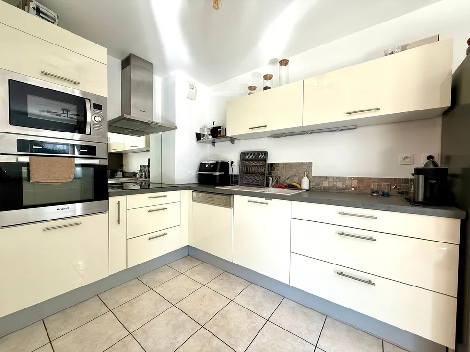 Bel appartement T4 de 82 m² avec balcon, garage et cave   La Roche-sur-Foron