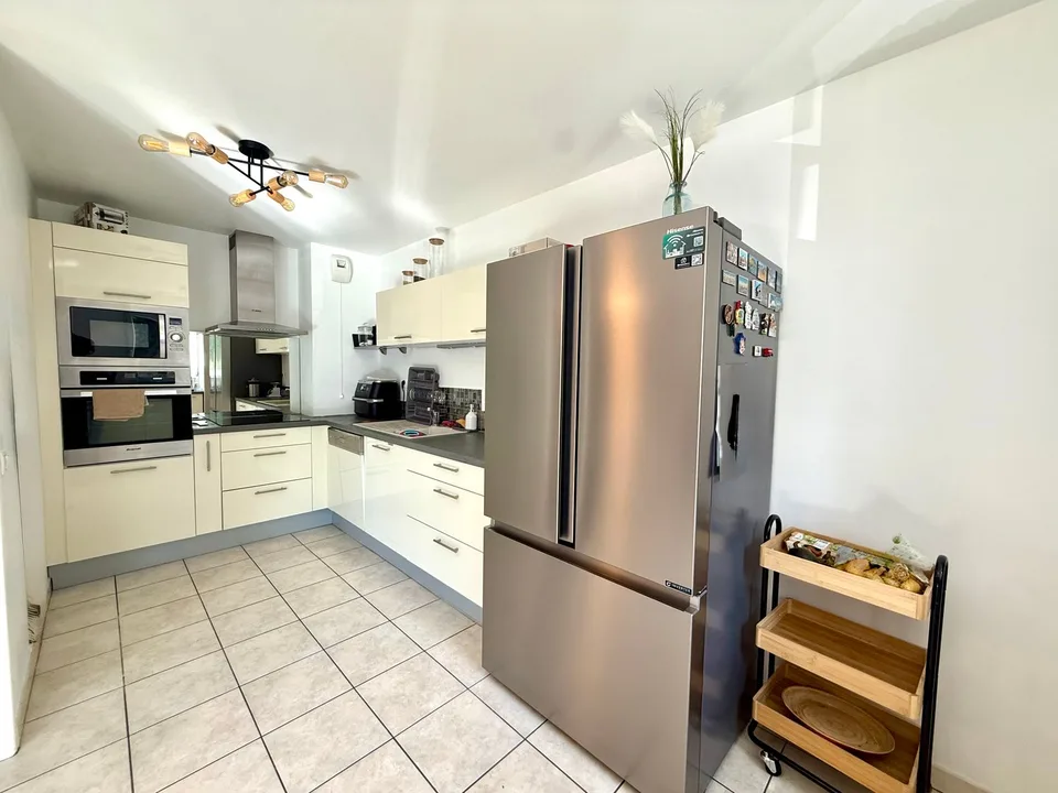 Bel appartement T4 de 82 m² avec balcon, garage et cave   La Roche-sur-Foron