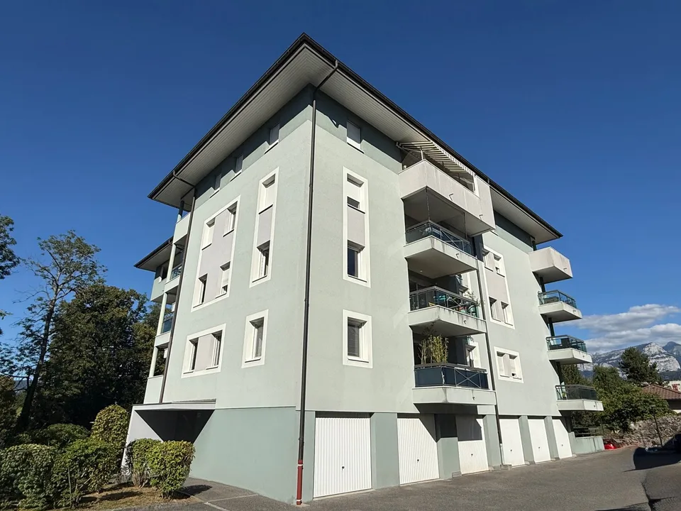 Bel appartement T4 de 82 m² avec balcon, garage et cave   La Roche-sur-Foron