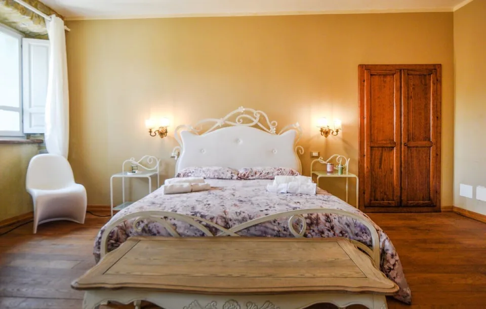STRUCTURE D'ACCUEIL B&B DANS UN IMMEUBLE DE CHARME EN TOSCANE