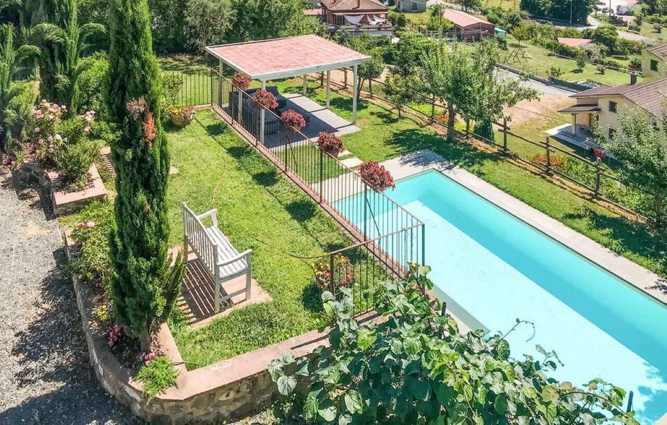 STRUCTURE D'ACCUEIL B&B DANS UN IMMEUBLE DE CHARME EN TOSCANE