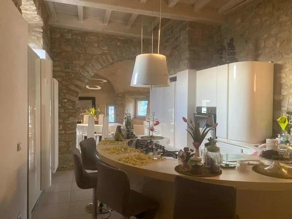 STRUCTURE D'ACCUEIL B&B DANS UN IMMEUBLE DE CHARME EN TOSCANE